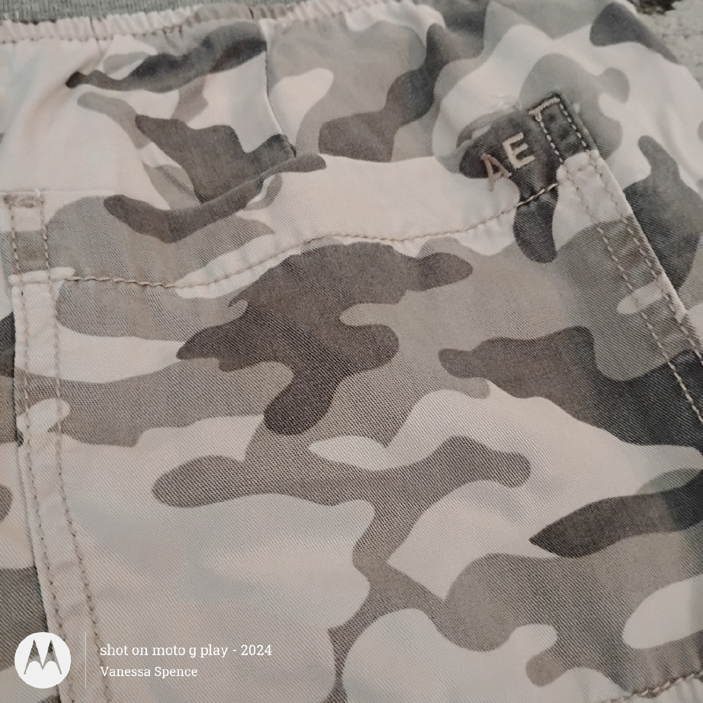 American Eagle Camo Cargo Pants - Size S - photo 3