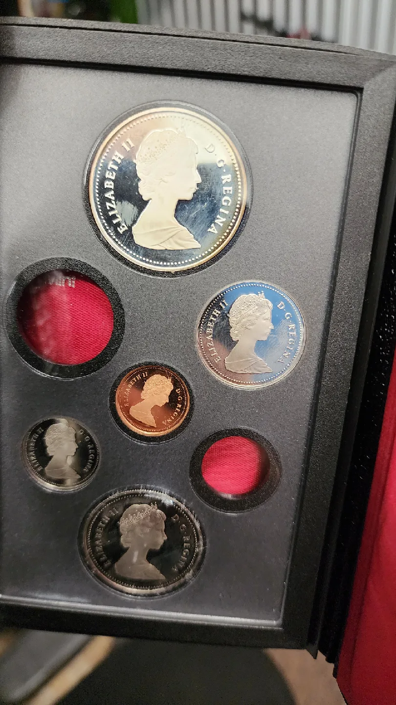 1987 Canada Proof Set image indicator(3)