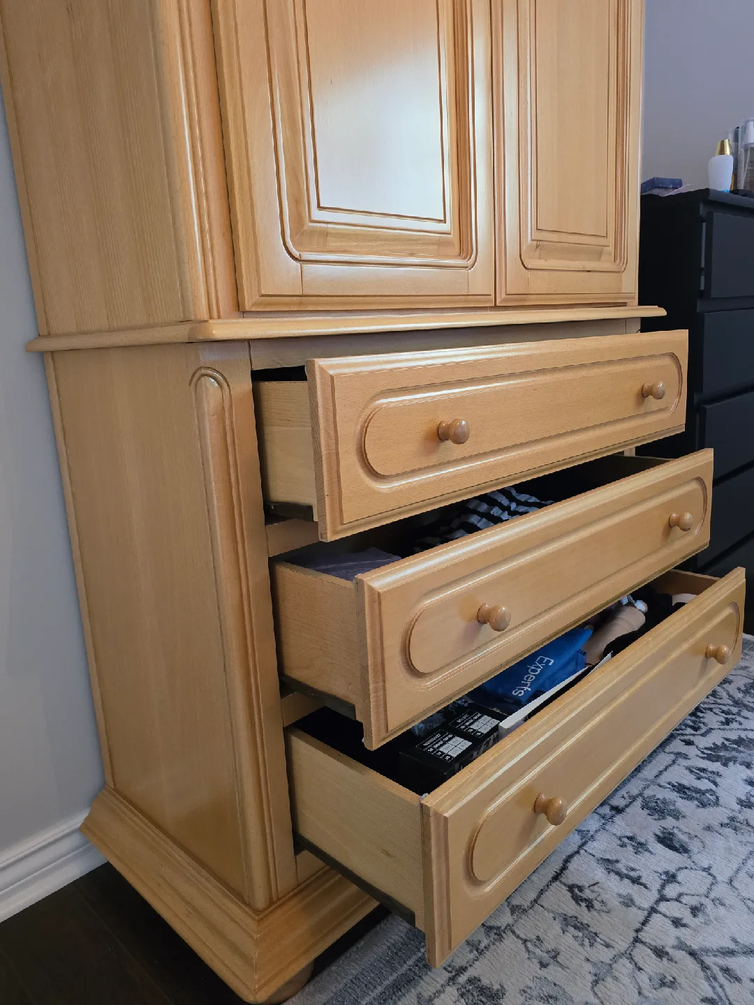 Solid Wood Armoire image indicator(5)