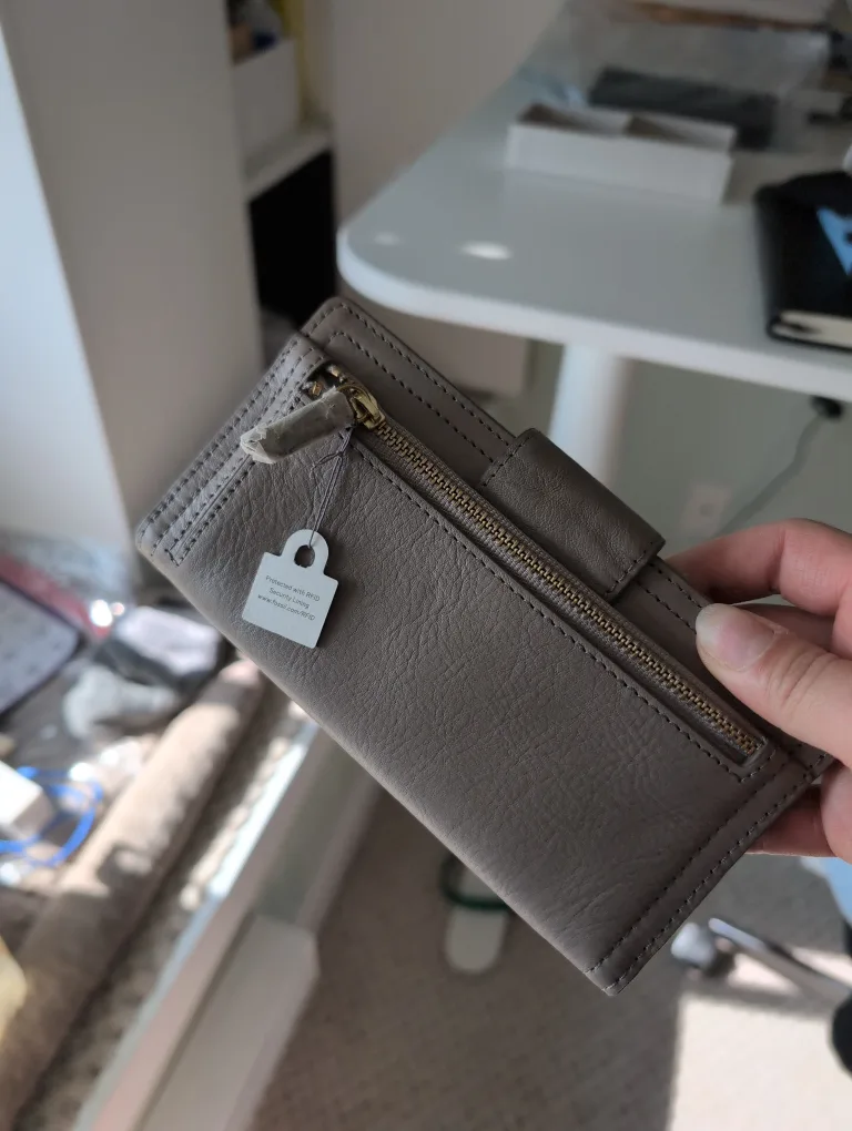 Fossil Leather Wallet image indicator(3)
