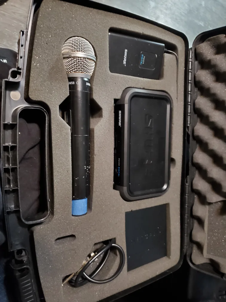 Shure SM58 Wireless Microphone System thumbnail