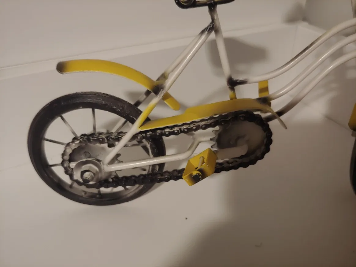 Decorative Yellow & White Metal Bicycle 🥕 image indicator(2)