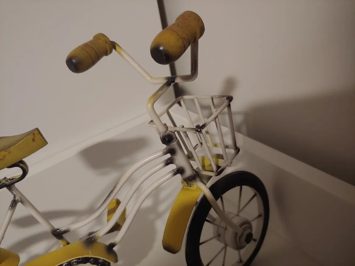 Decorative Yellow & White Metal Bicycle 🥕 image indicator(3)