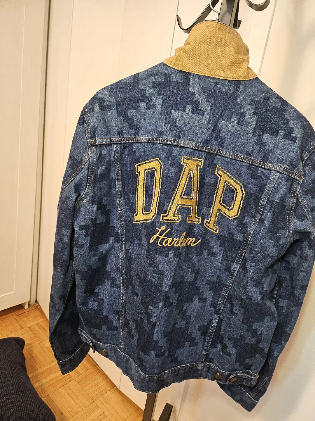 GAP Harlem Denim Jacket - Size M - New! image indicator(3)