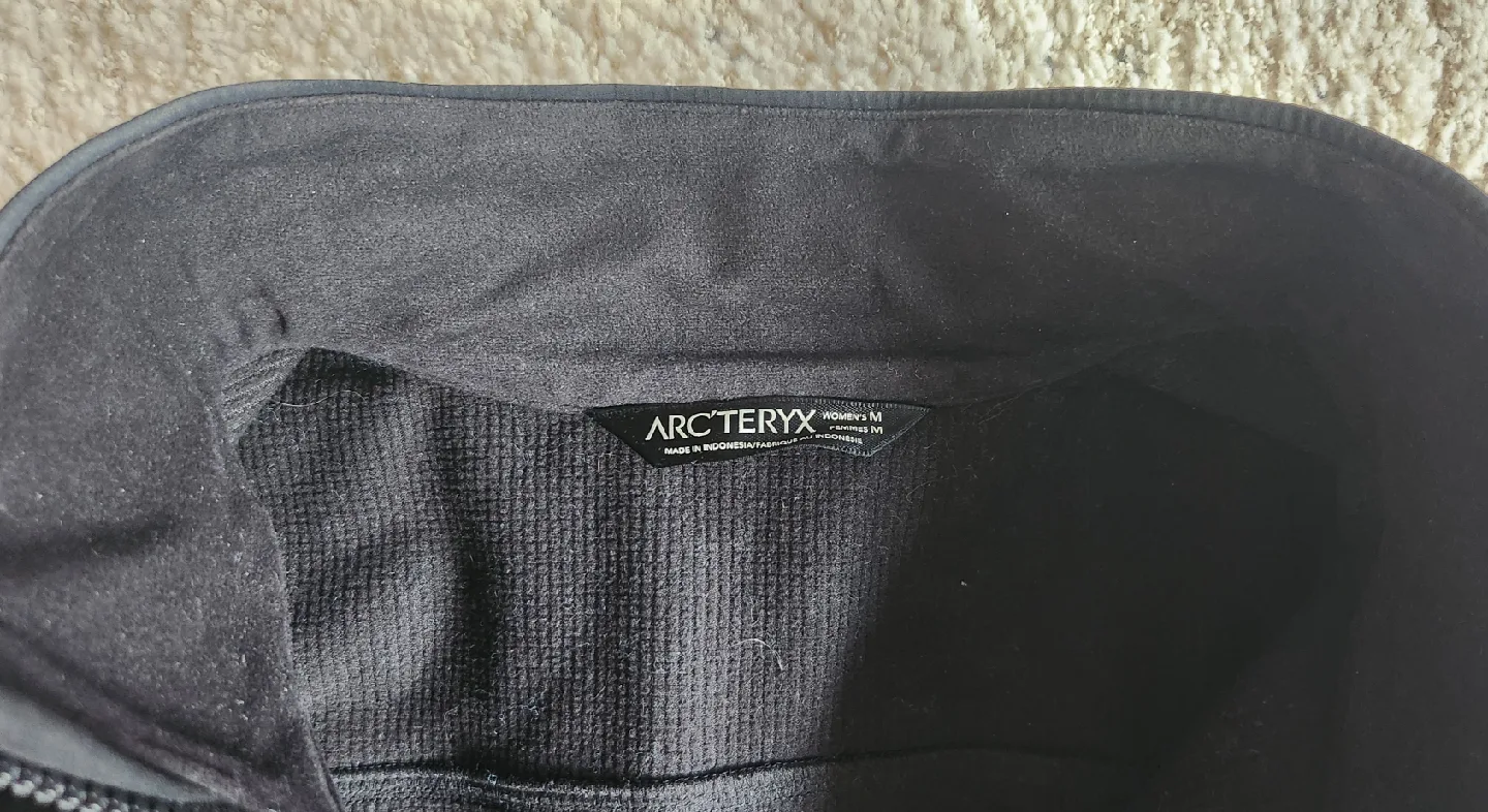 Arc'teryx Women's Jacket - Size M image indicator(2)