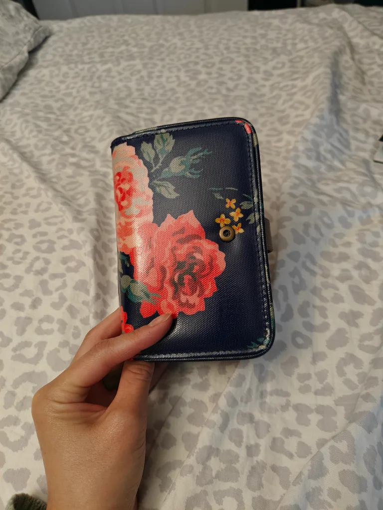 Cath Kidston Floral Wallet 🧡💖 image indicator(4)