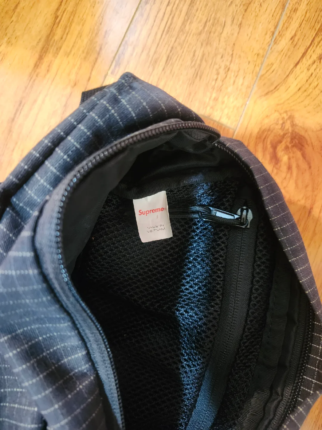 Supreme Waist Bag (SS24) Black image indicator(2)