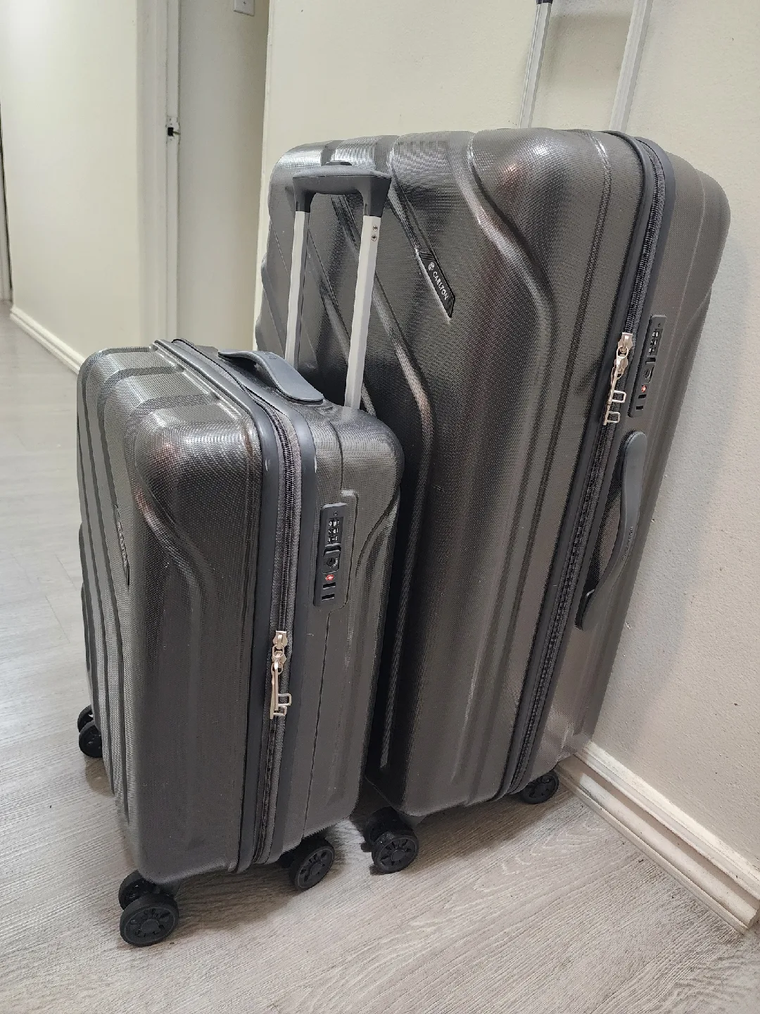 Carlton Luggage Set - 2 Piece image indicator(7)