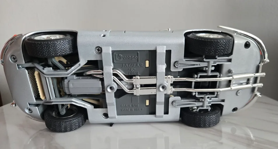 Vintage 1961Jaguar E-Type Diecast Model Car #3038 image indicator(8)
