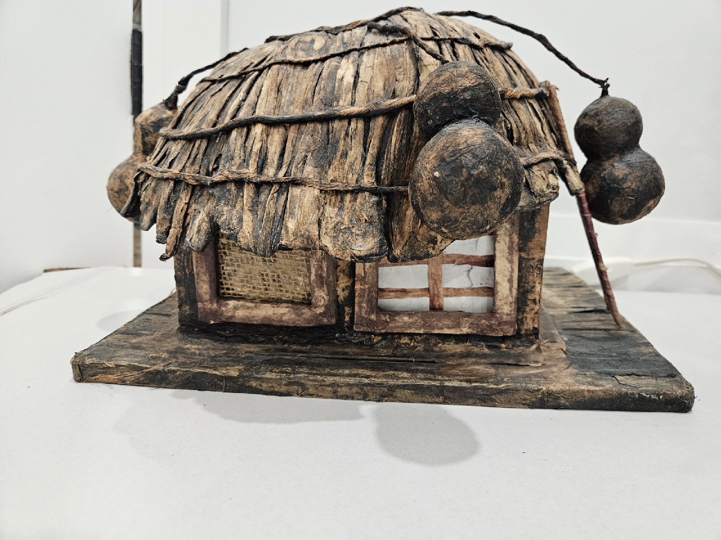 Rustic Thatched Roof Hut Lamp - photo 2