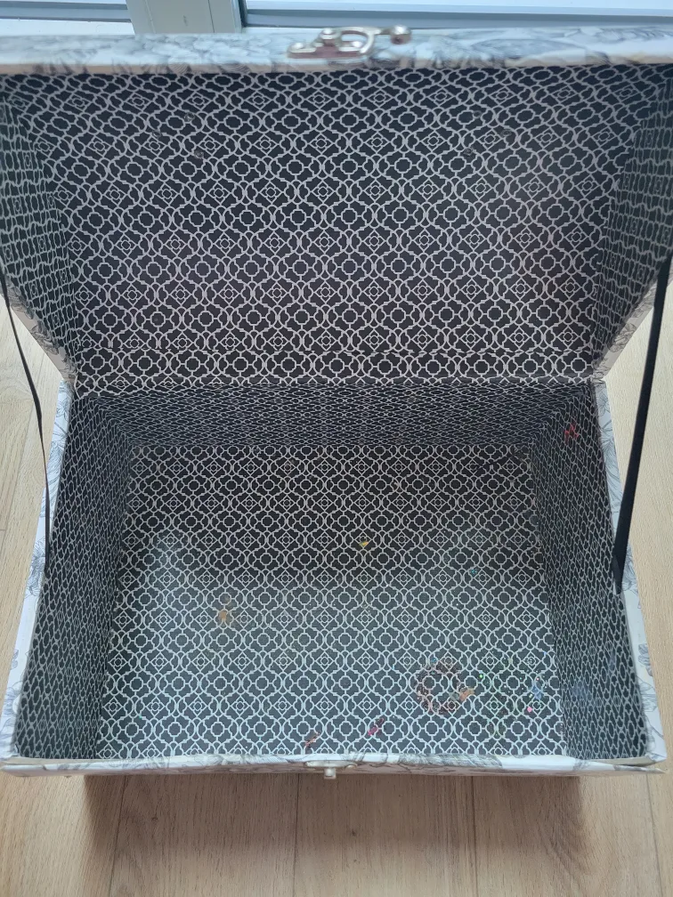 Floral Patterned Storage Trunk image indicator(2)