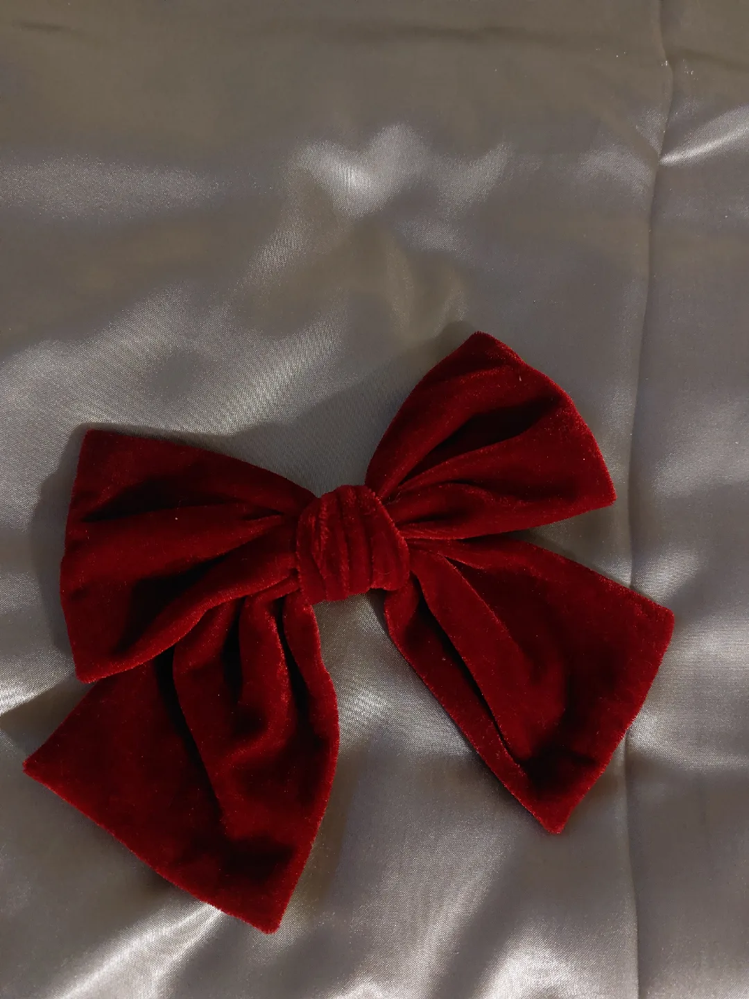 Red Velvet Hair Bow Clip thumbnail