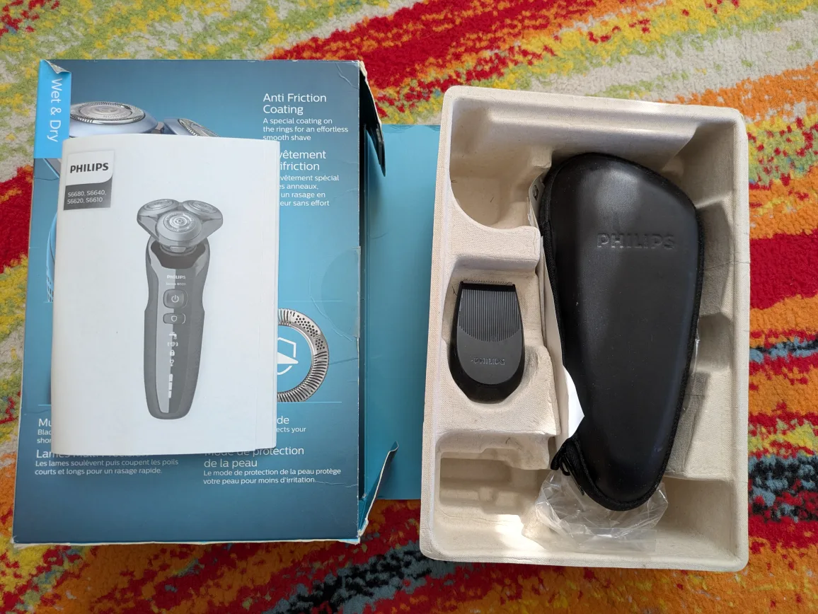 Philips Series 6000 Electric Shaver image indicator(3)