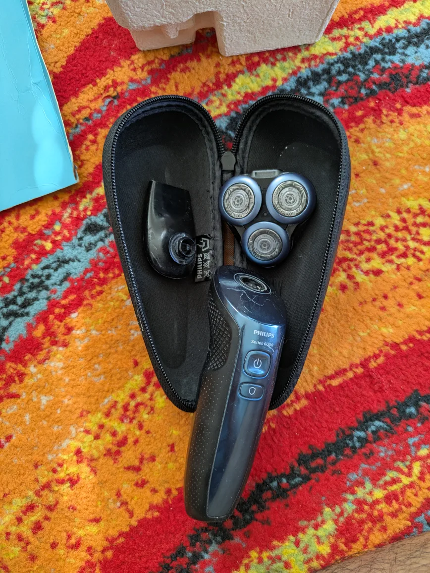 Philips Series 6000 Electric Shaver image indicator(6)