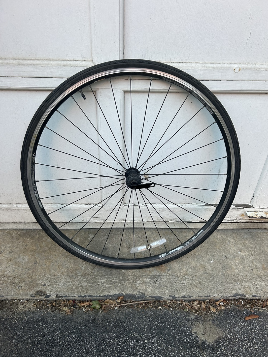 Bontrager AT-750 Wheel with Bontrager 700x25 Tire - photo 2