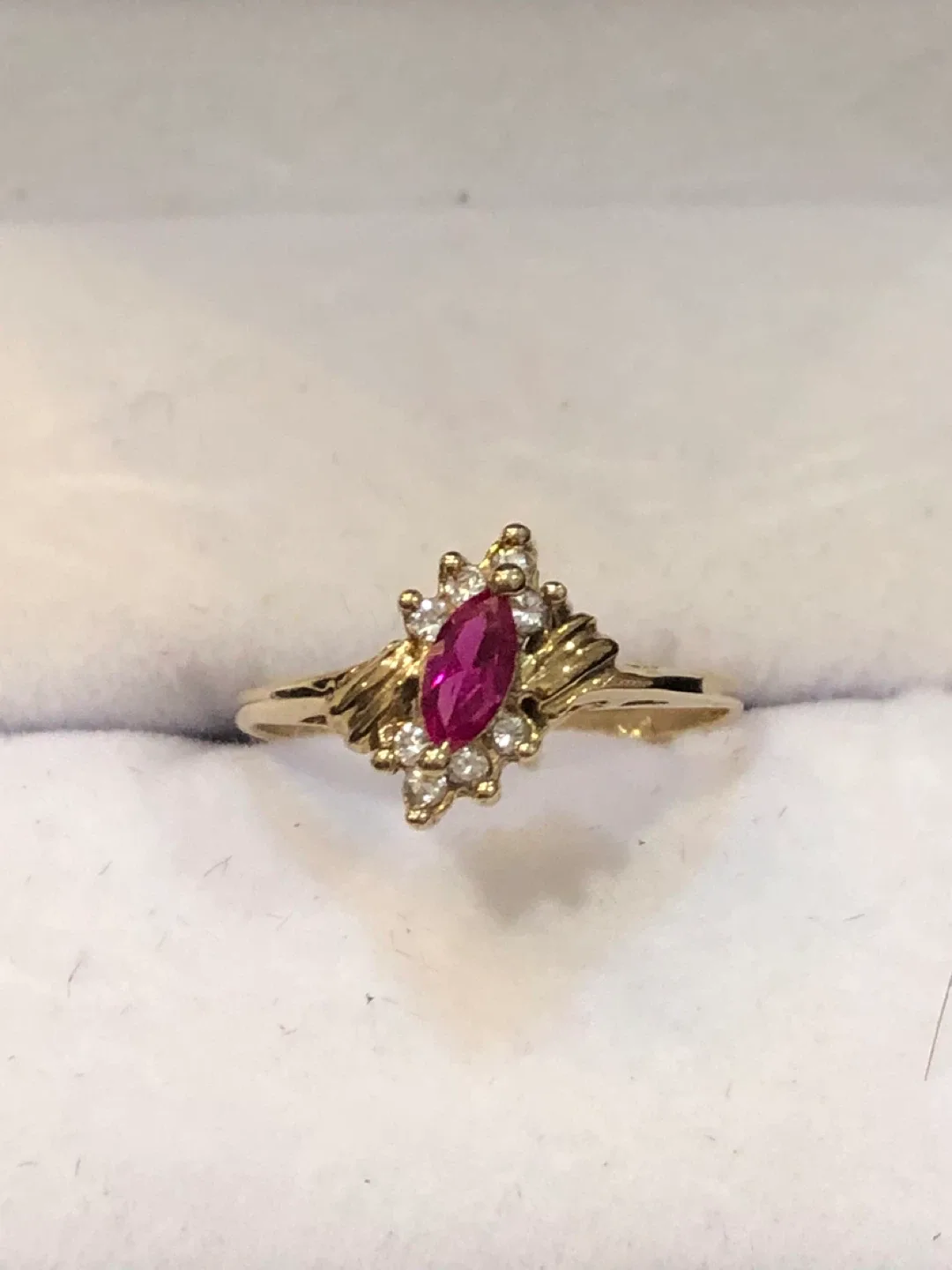 Marquis cut Ruby and Diamond Gold Ring image indicator(2)