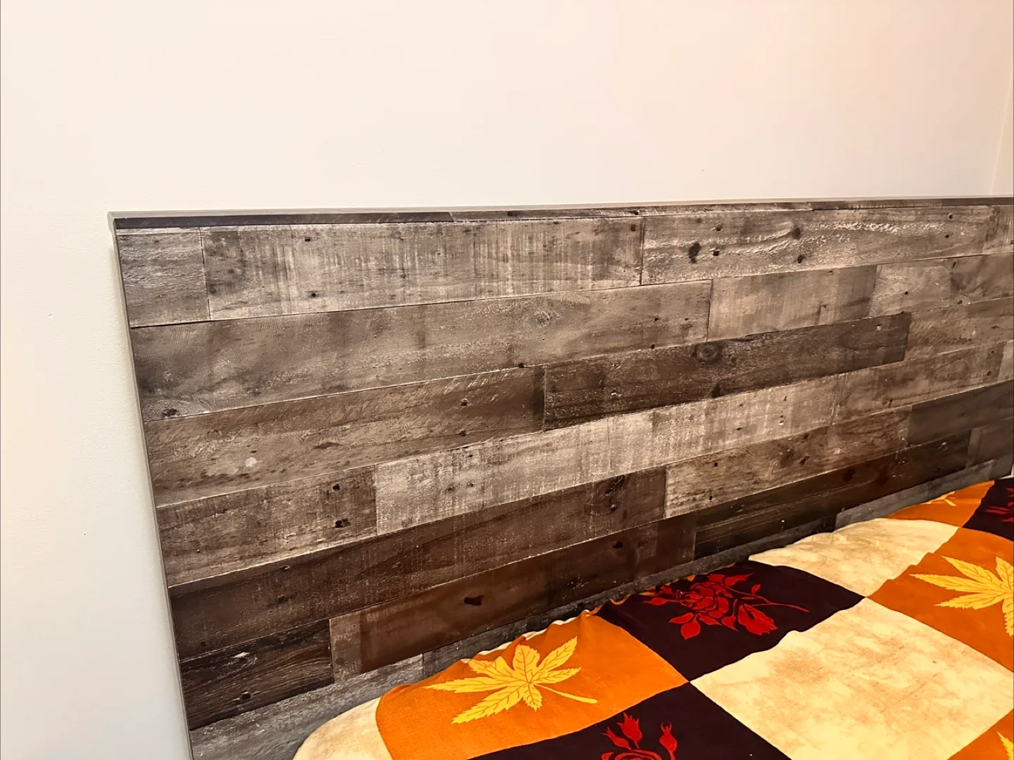 Rustic Wood Bedroom Set - Bed, Dresser, Nightstands image indicator(4)