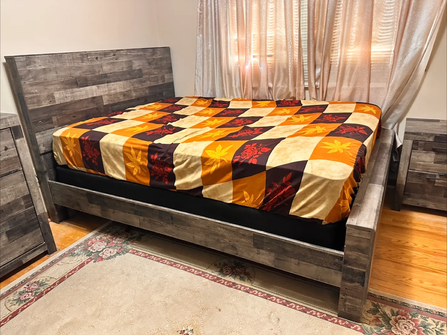 Rustic Wood Bedroom Set - Bed, Dresser, Nightstands image indicator(2)