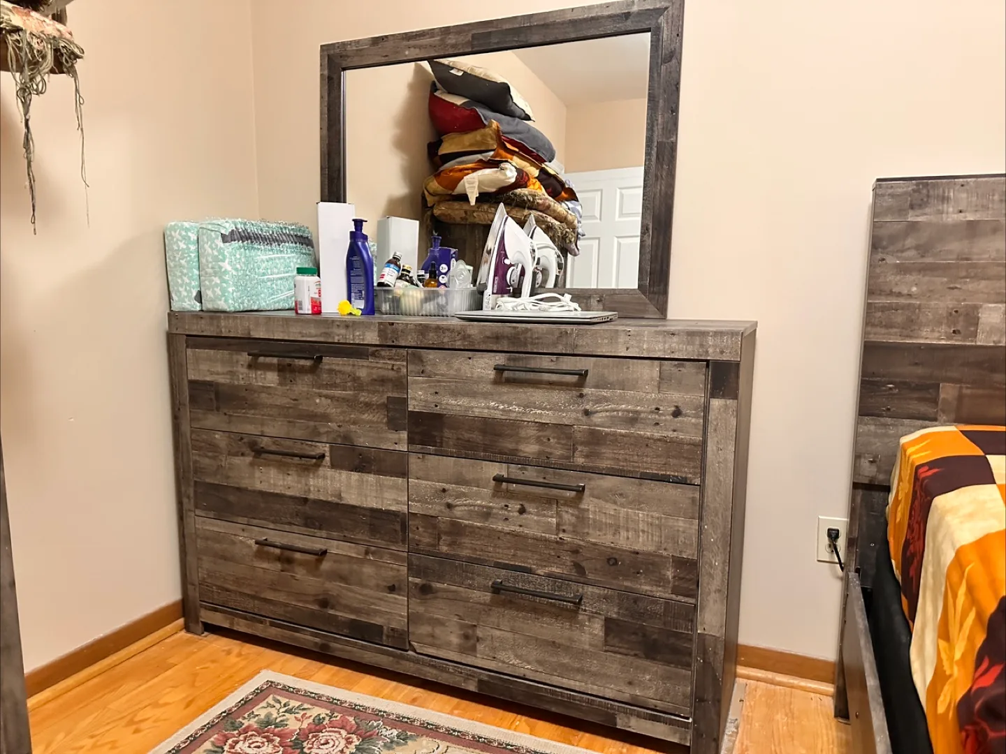 Rustic Wood Bedroom Set - Bed, Dresser, Nightstands image indicator(3)