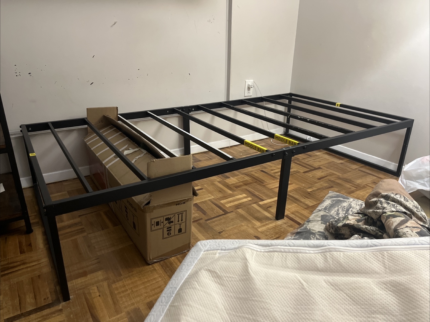 Metal Bed Frame - Black - photo 2