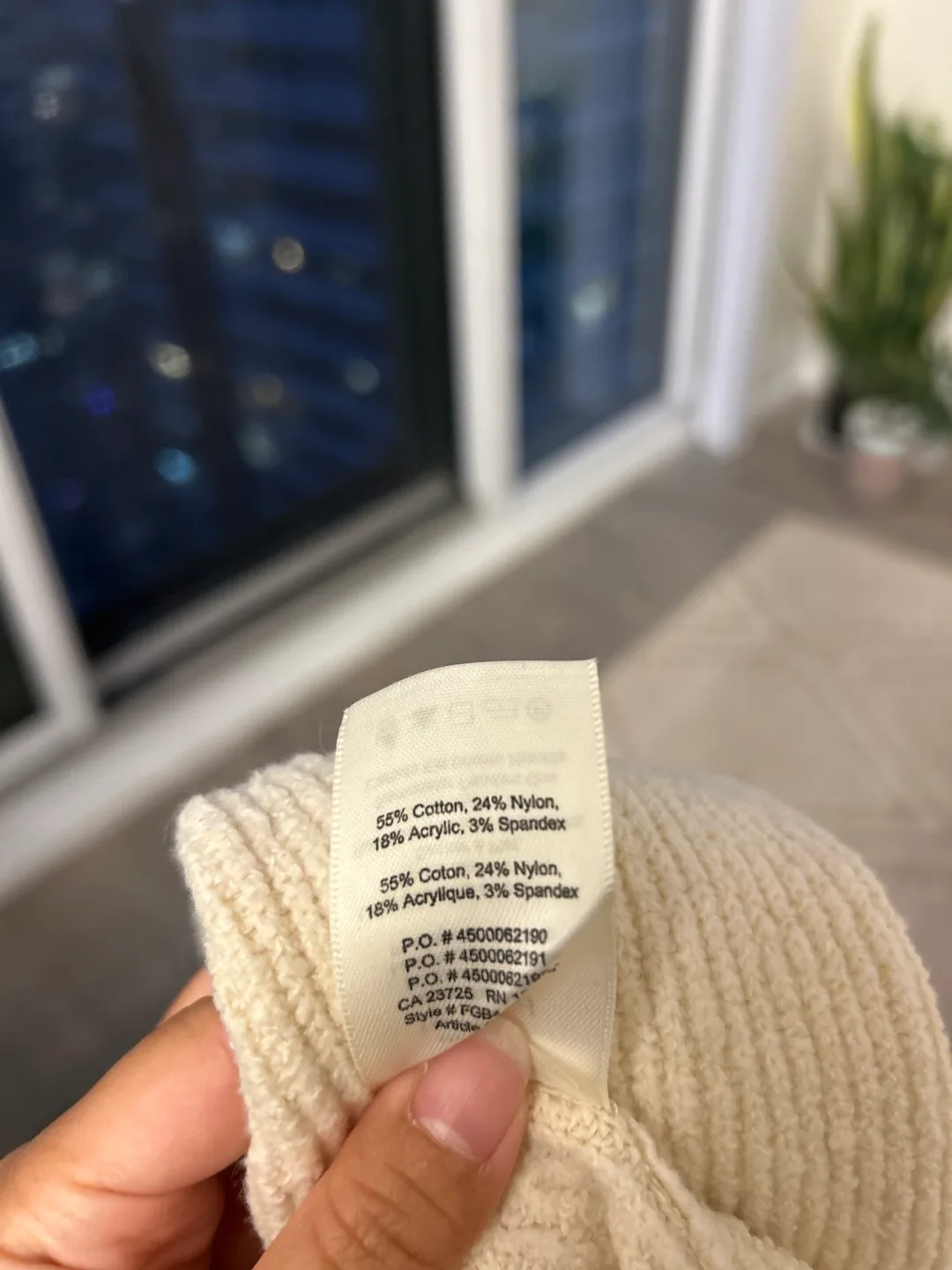 Aritzia Wilfred Cream V-Neck Sweater - XS（ fits loose,up to M) image indicator(3)