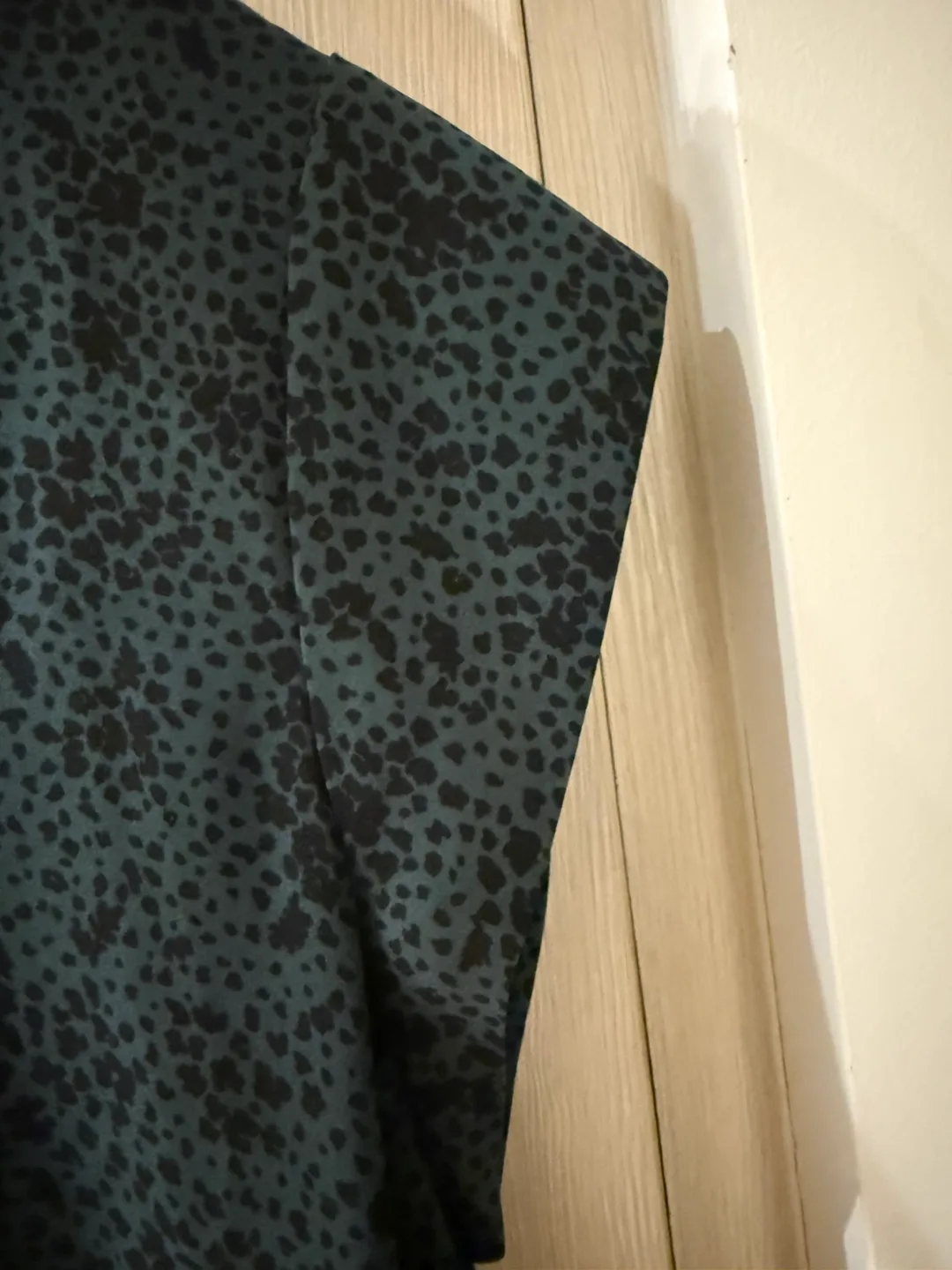 Beautiful Green Leopard Blouse from Reitman image indicator(3)