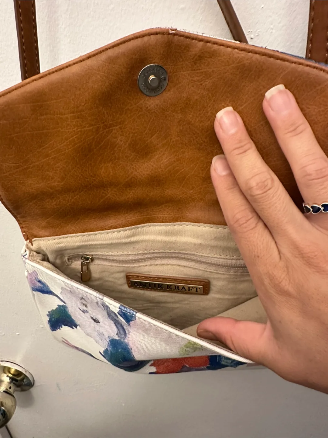 Antik Kraft Floral Crossbody Bag image indicator(2)