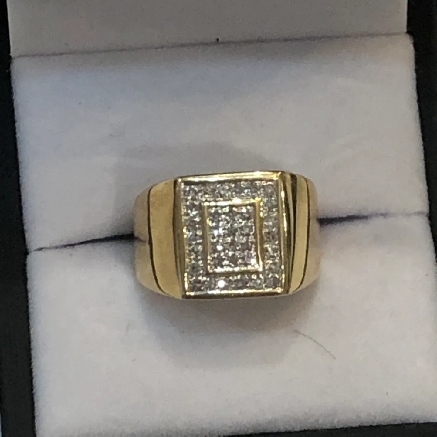10k solid yellow Gold Diamond Ring thumbnail