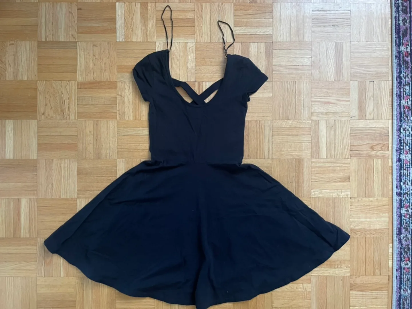 Black Dress thumbnail