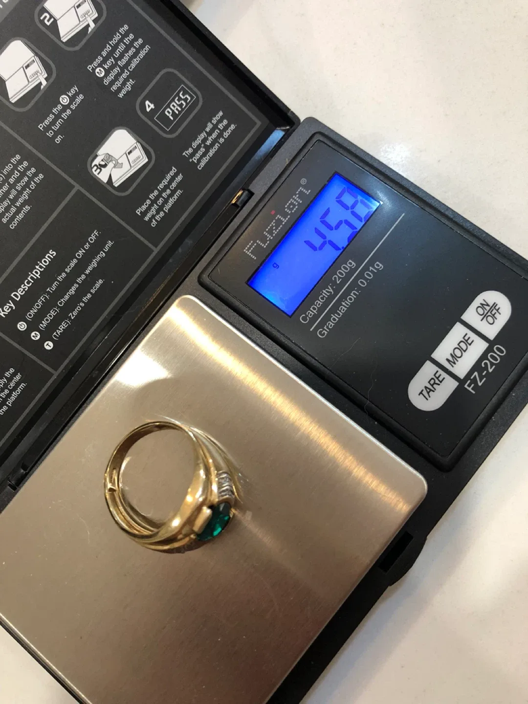 Emerald and Diamond 10k yellow gold Ring image indicator(3)