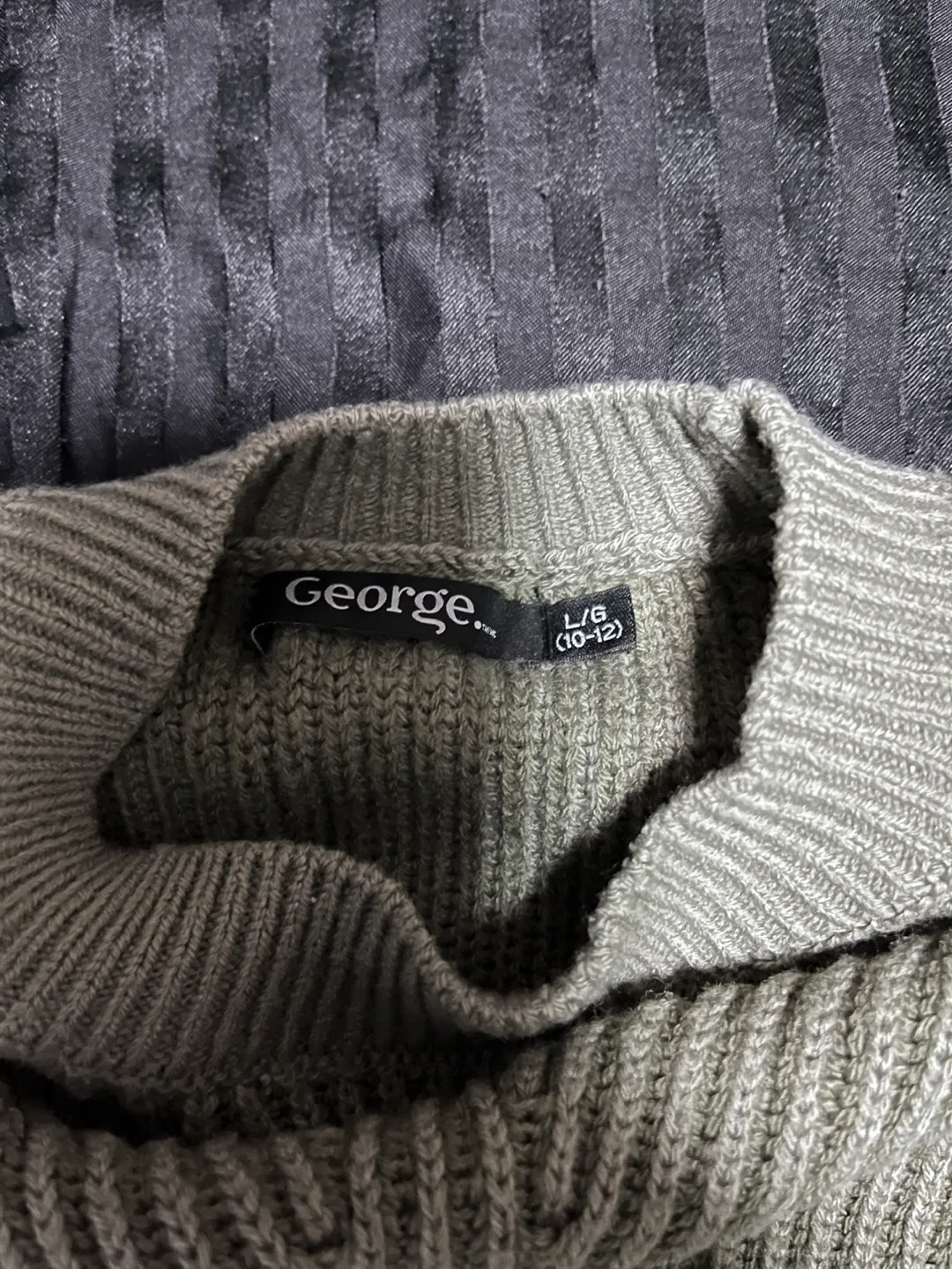 Girls Youth Sweaters image indicator(5)