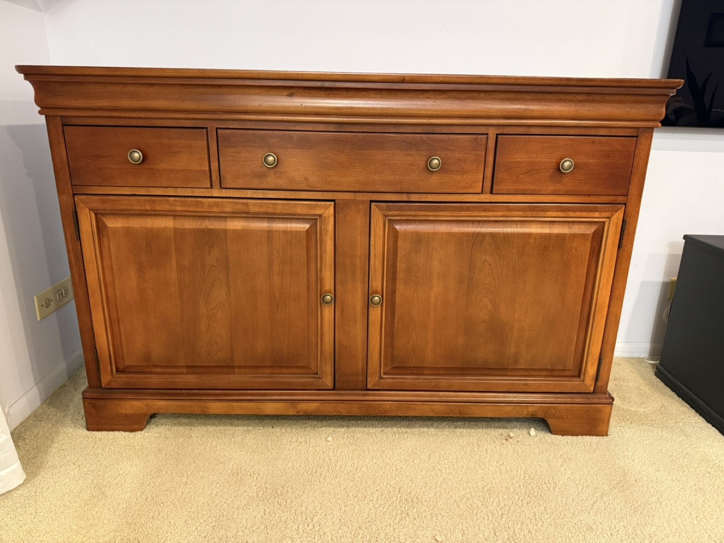 Stanley Furniture Credenza - photo 2
