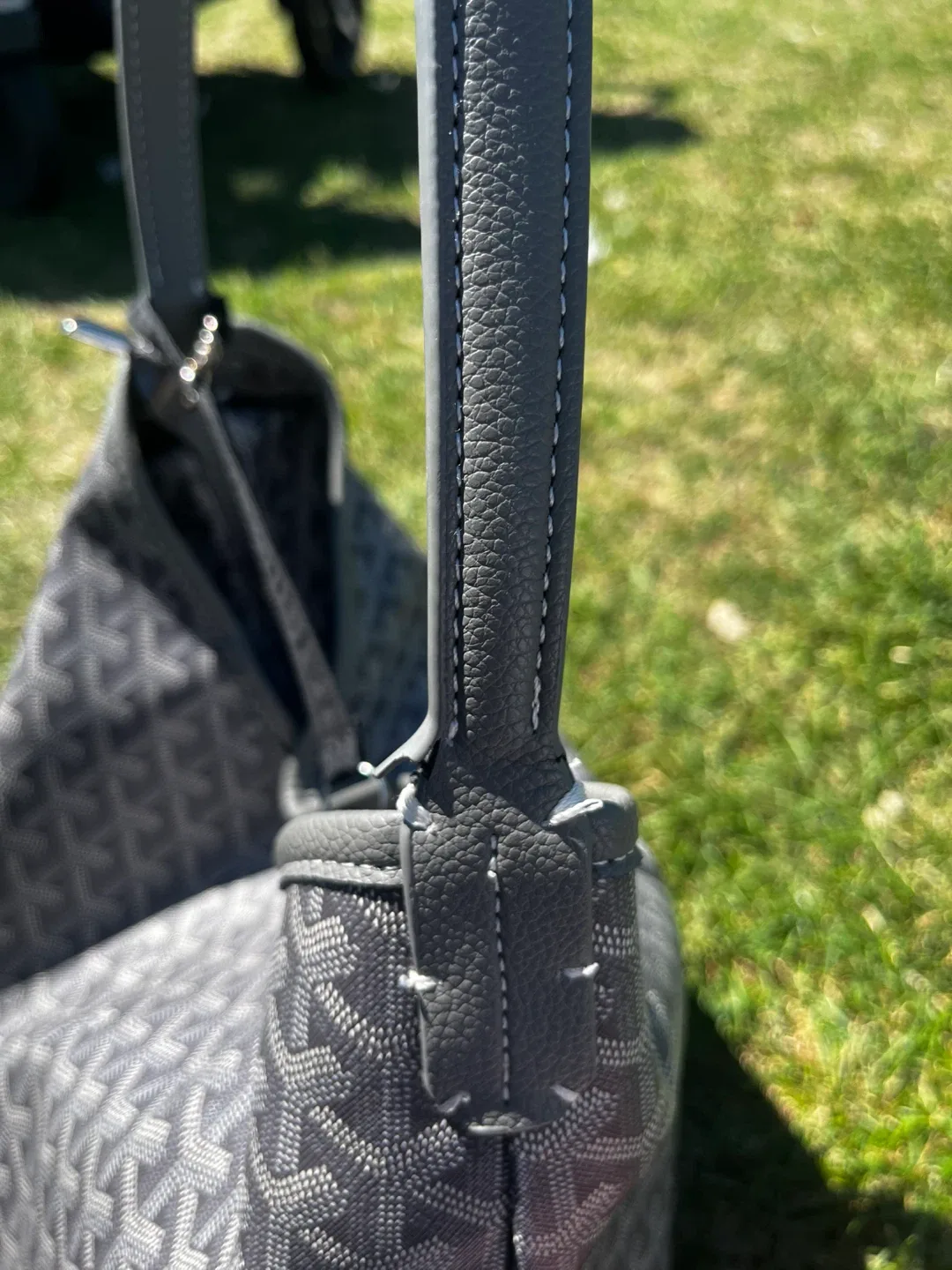 Designer alike Handbag Totebag in grey image indicator(5)