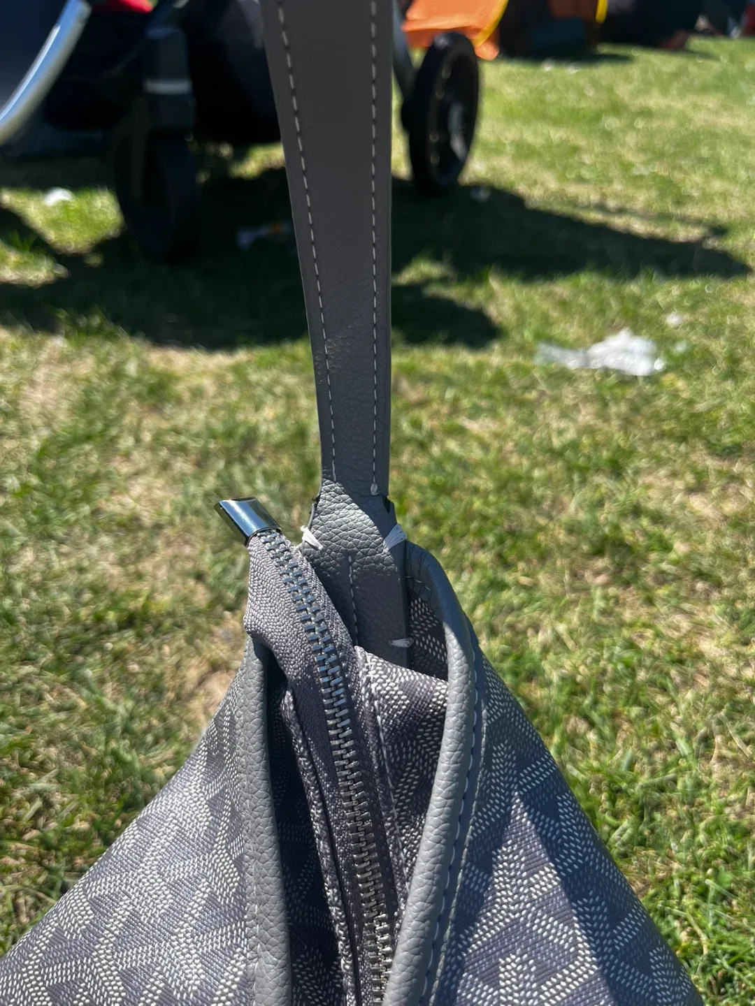 Designer alike Handbag Totebag in grey image indicator(9)