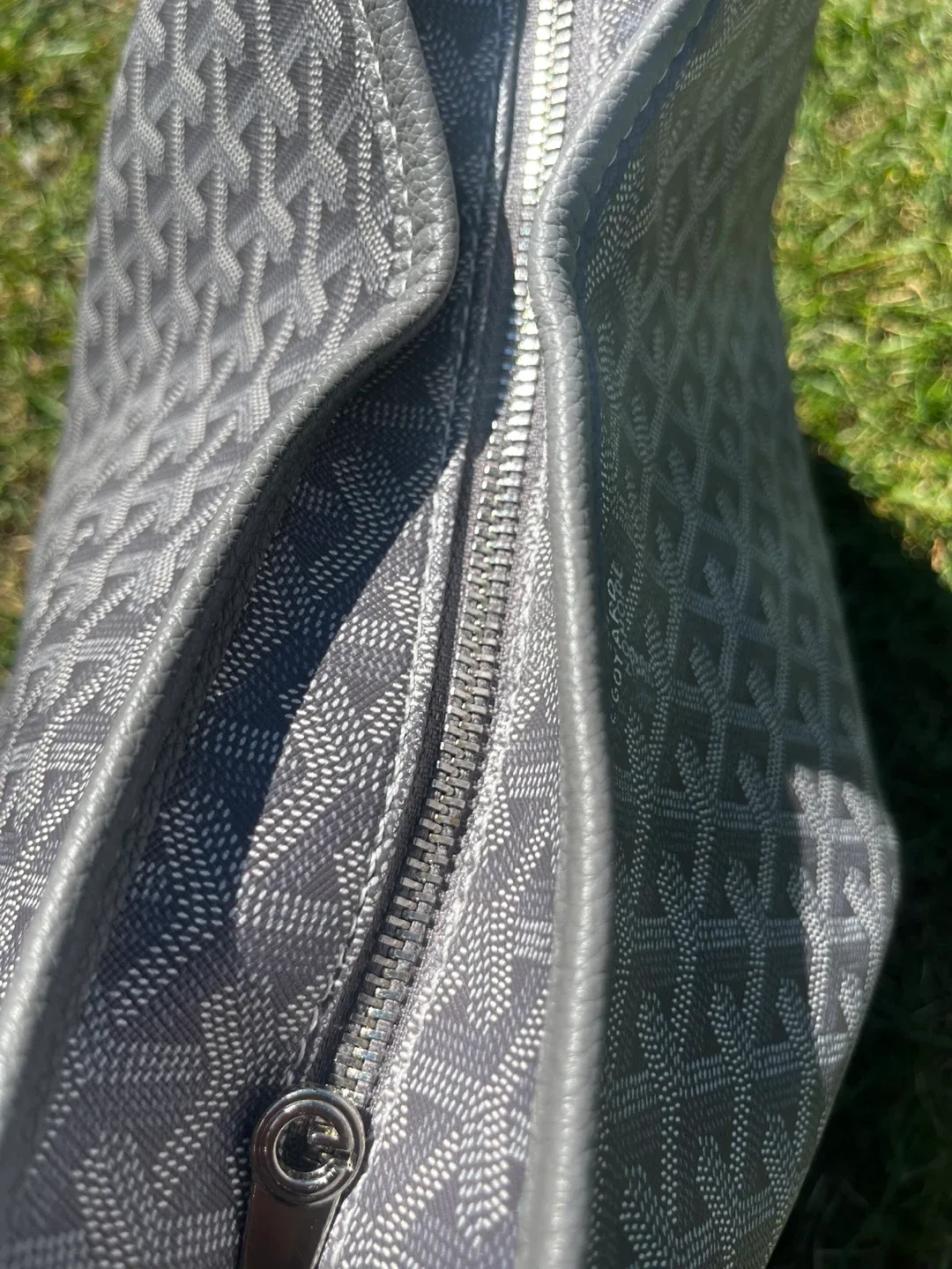 Designer alike Handbag Totebag in grey image indicator(10)