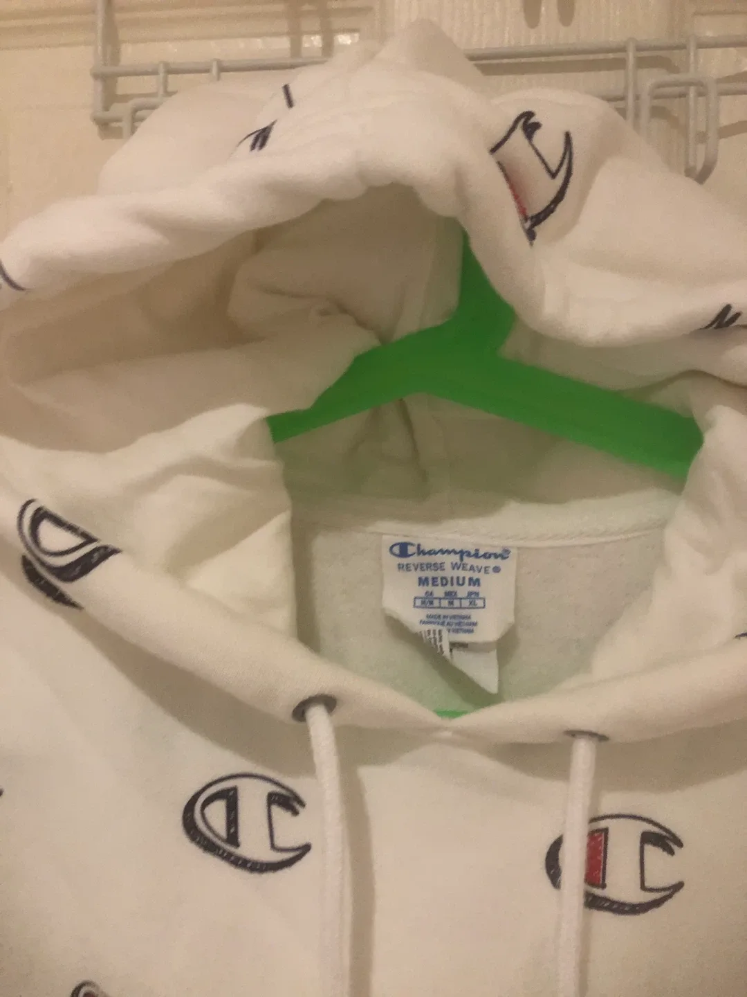 Champion Reverse Weave Hoodie - Size Medium image indicator(4)