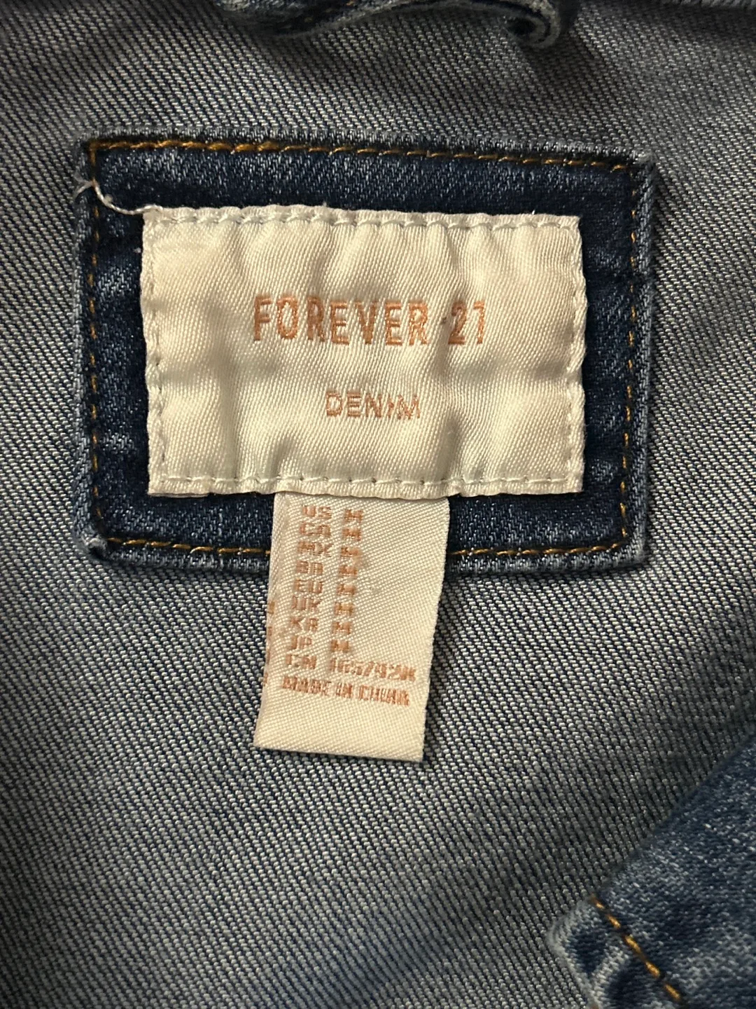 Forever 21 Denim Jacket – Size M image indicator(3)