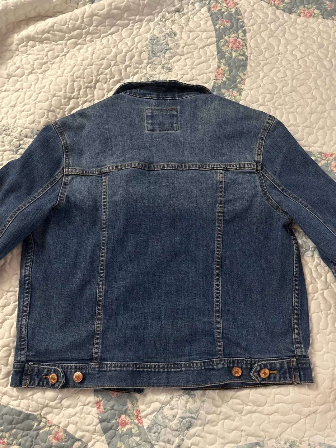 Forever 21 Denim Jacket – Size M image indicator(4)