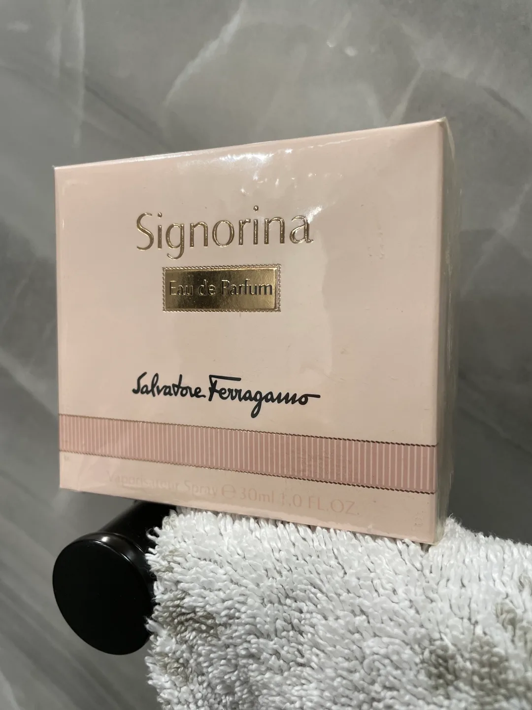 Salvatore Ferragamo Signorina Eau de Parfum 30ml thumbnail