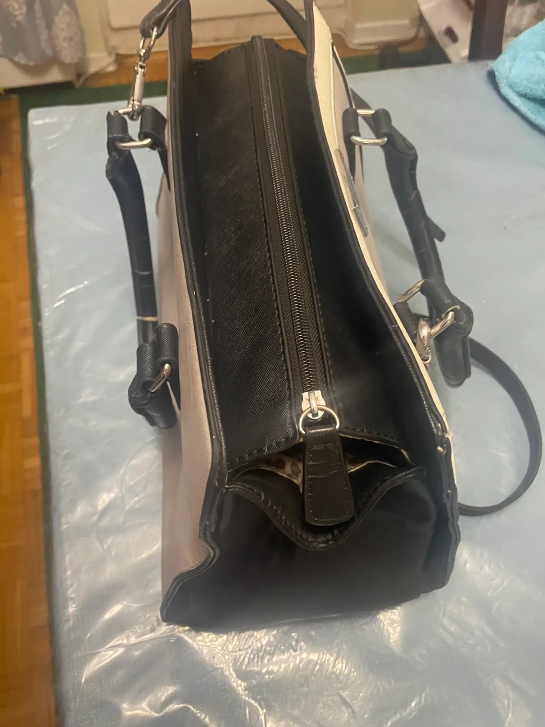 Guess Satchel Bag - Grey & Black image indicator(4)