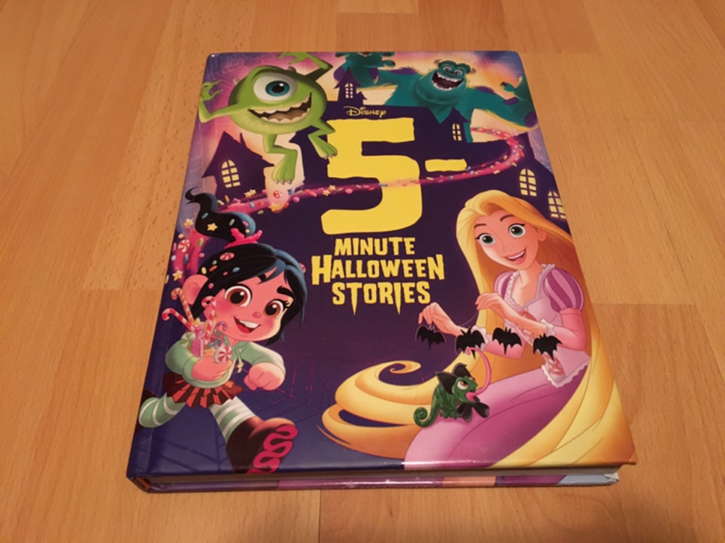Disney 5-Minute Halloween Stories Book