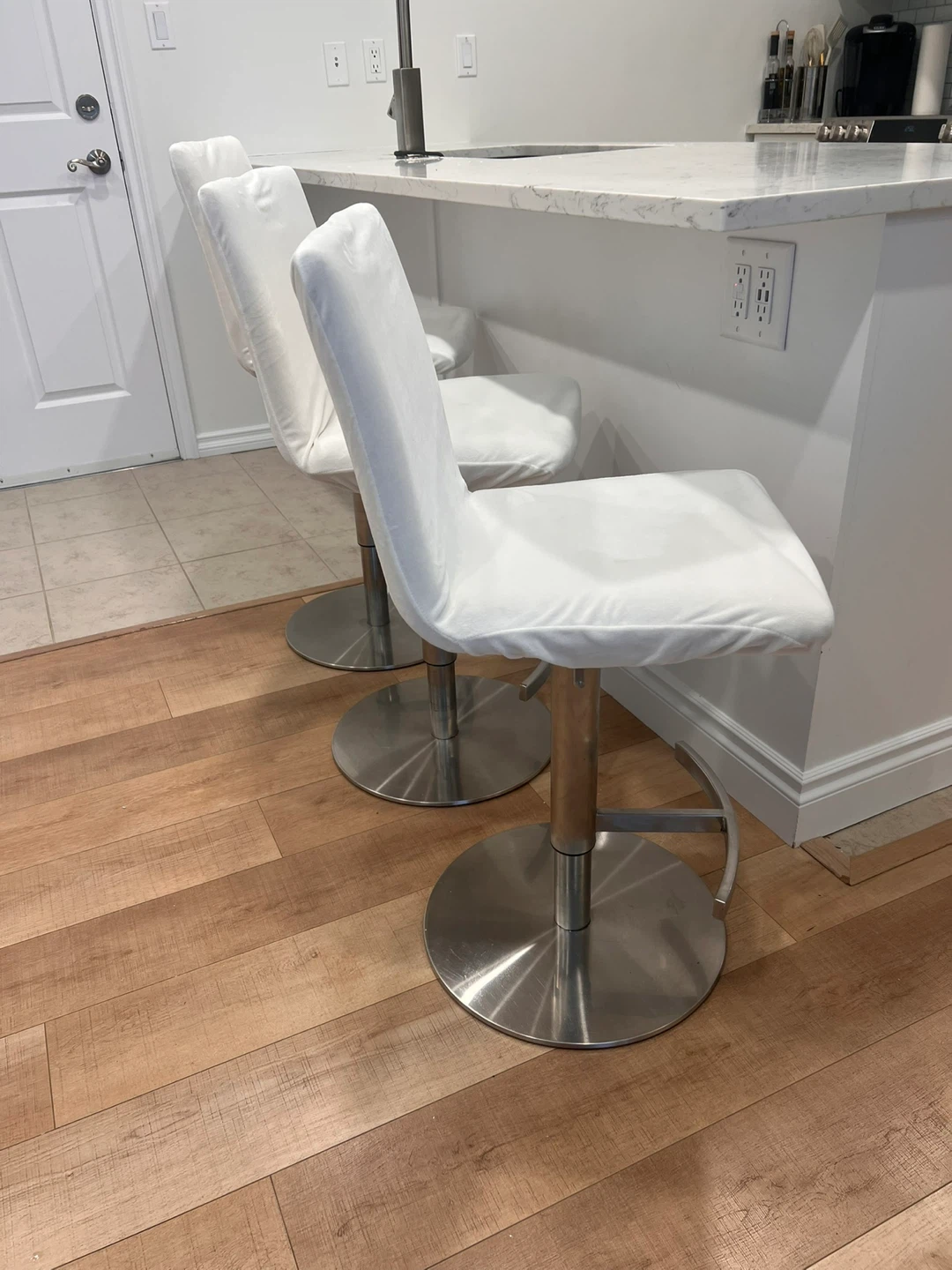 Set of 3 White Bar Stools - photo 2