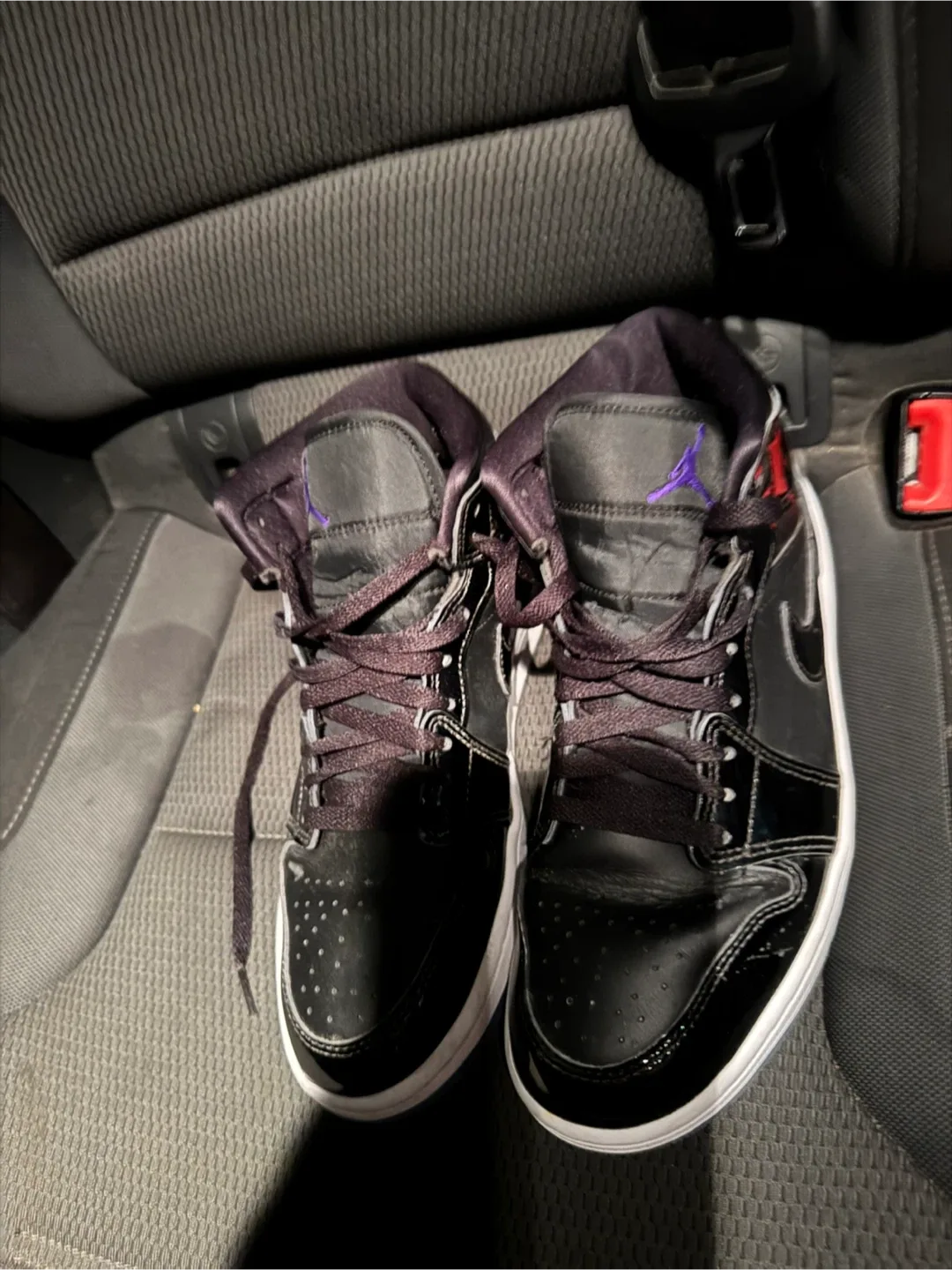 Air Jordan 1 Retro High OG Black Purple - US 7.5 thumbnail