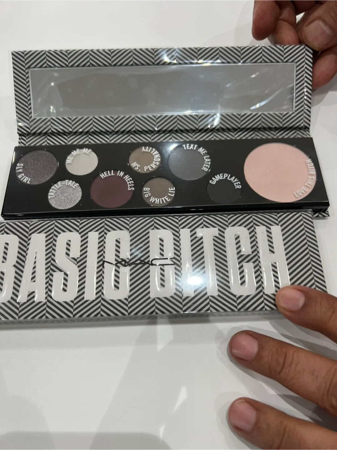 MAC Basic Bitch Eyeshadow Palette thumbnail