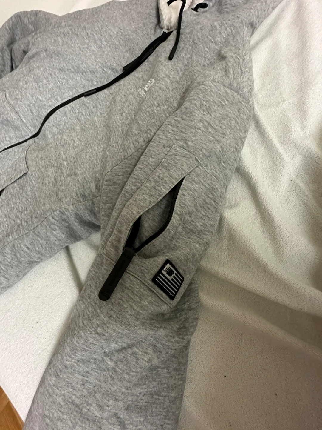 New Balance Fleece Jacket Full Zip Up - Size Xs image indicator(6)