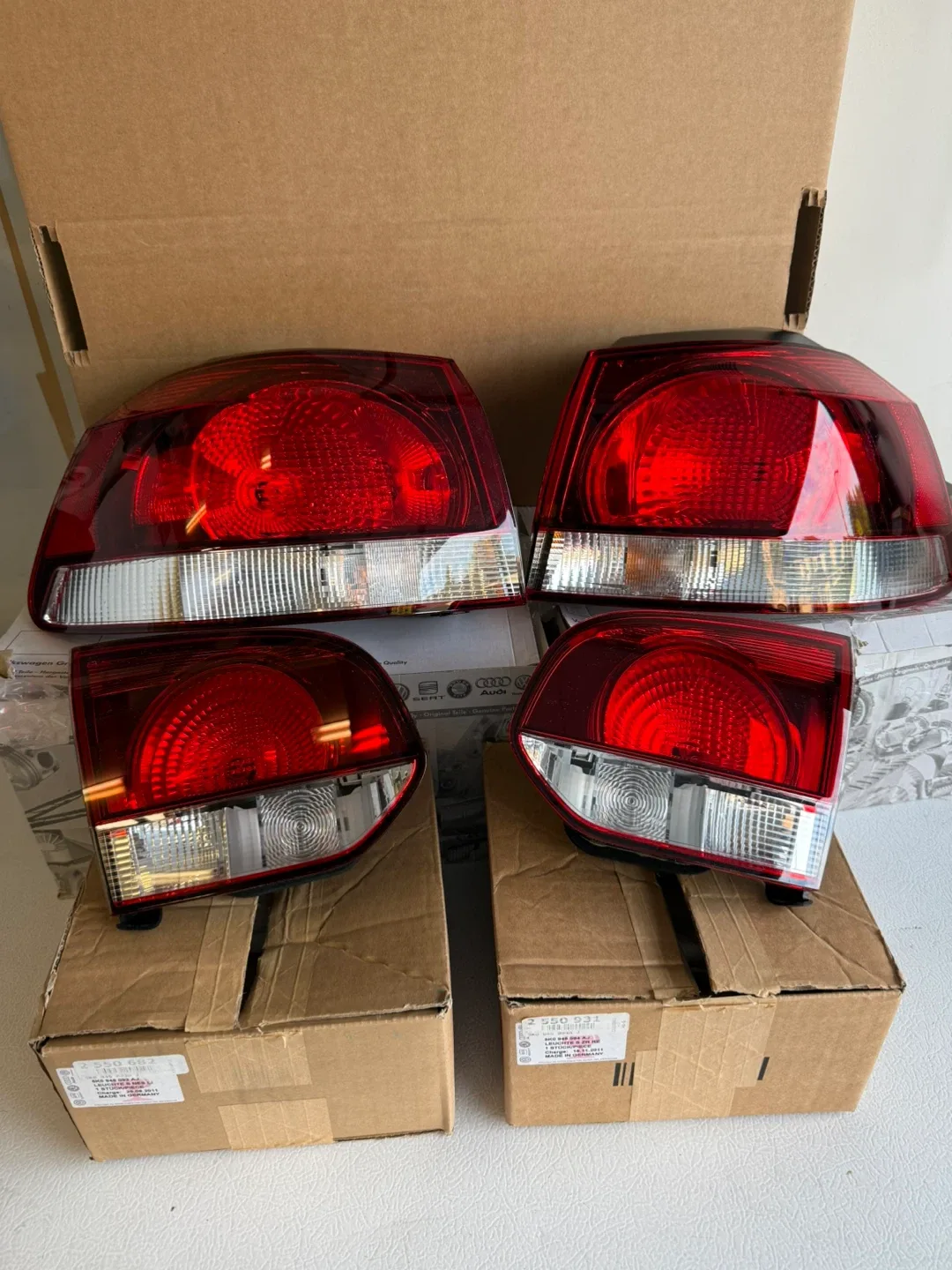 Volkswagen Golf/GTI Taillight Set - OEM image indicator(4)