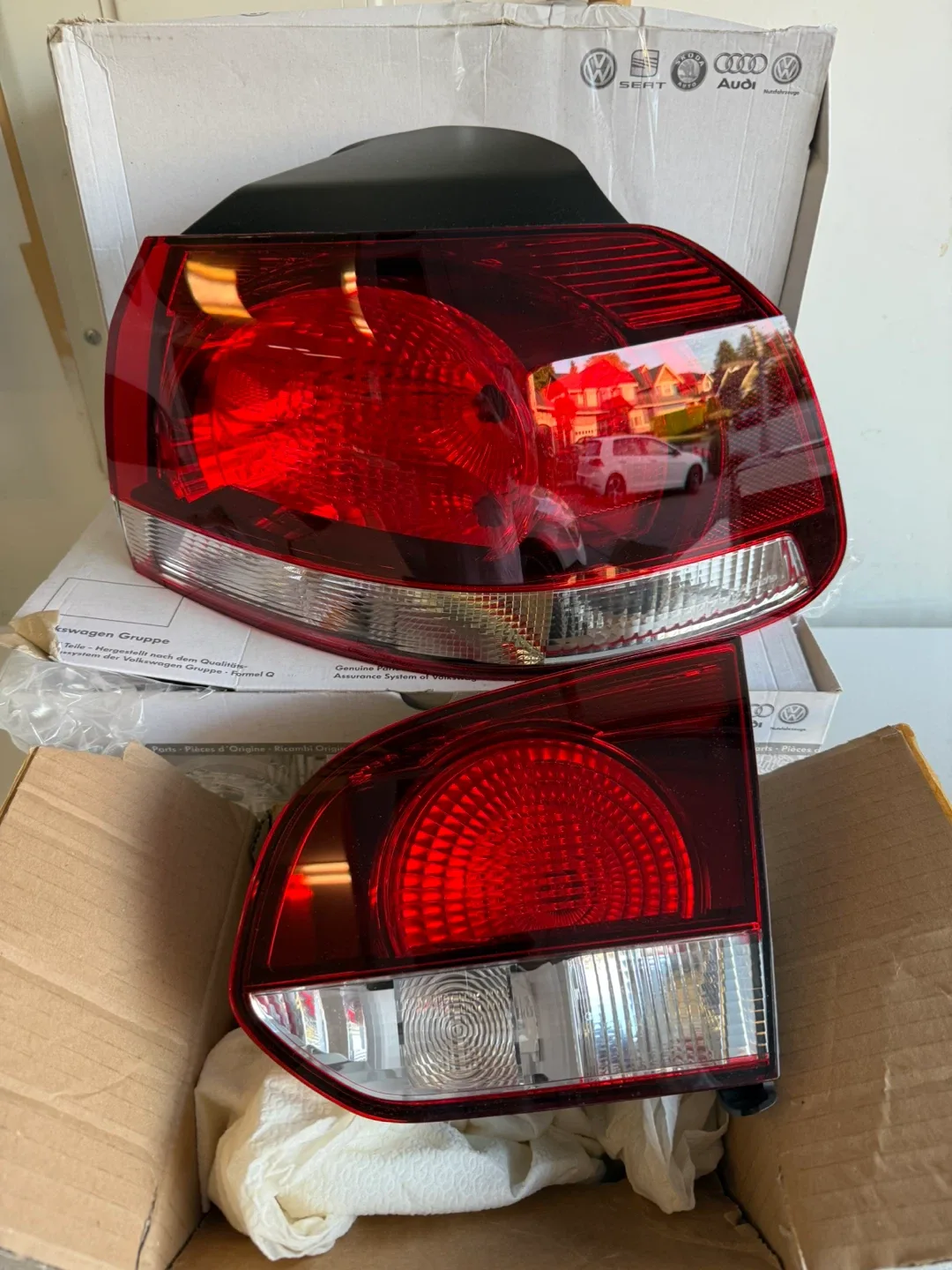 Volkswagen Golf/GTI Taillight Set - OEM image indicator(2)