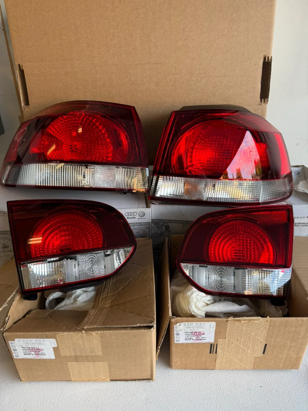 Volkswagen Golf/GTI Taillight Set - OEM image indicator(3)