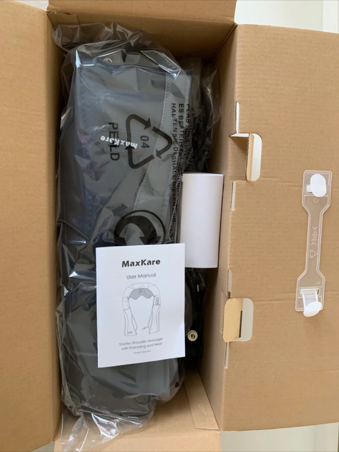 NEW MaxKare Shiatsu Shoulder Massager with Kneading & Heat image indicator(4)