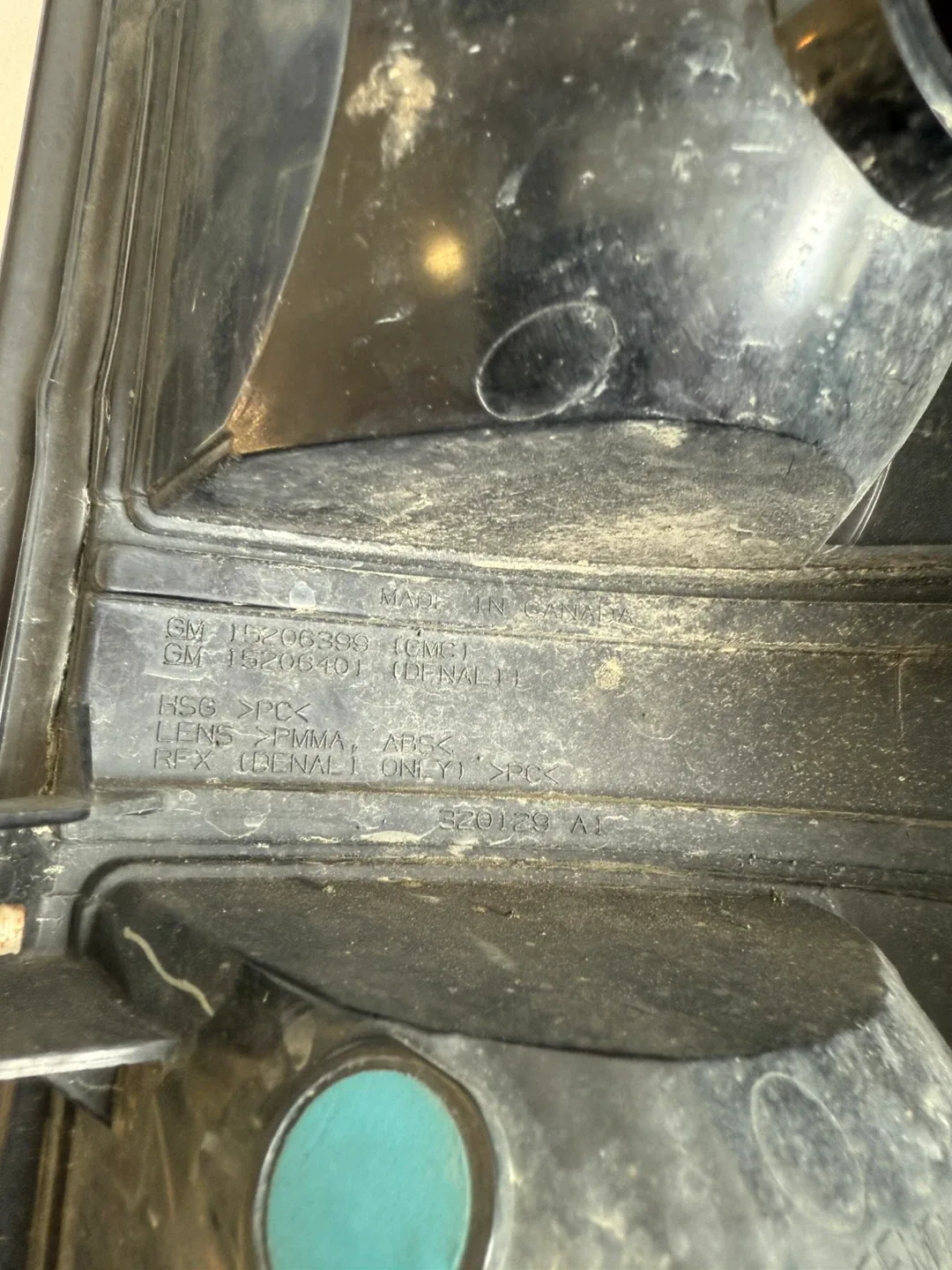 GM 25958486 Tail Light image indicator(6)